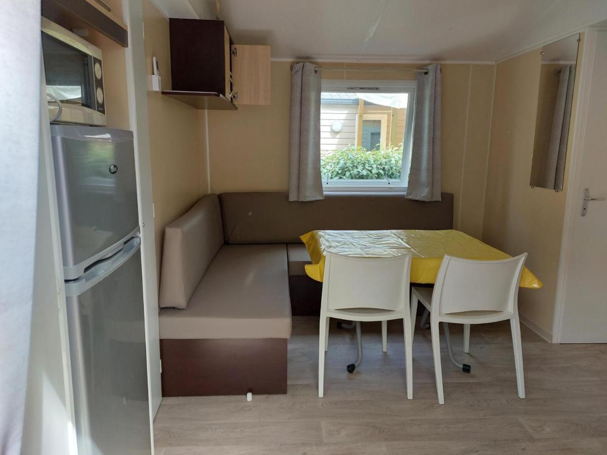 Mobil Home Tout Confort 6 Personnes Climatise Au Pied Du Luberon La Roque-d'Antheron Buitenkant foto