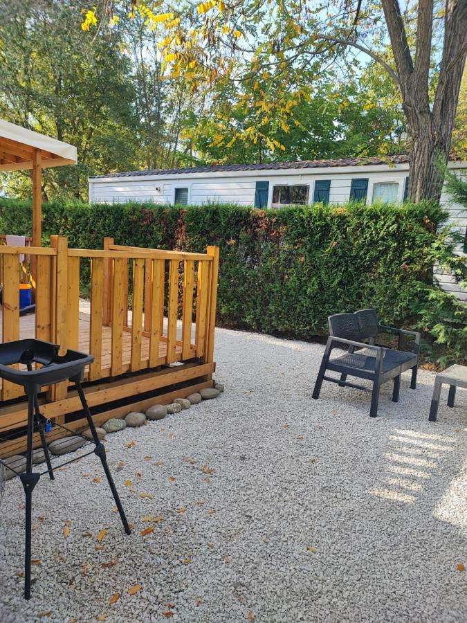Mobil Home Tout Confort 6 Personnes Climatise Au Pied Du Luberon La Roque-d'Antheron Buitenkant foto