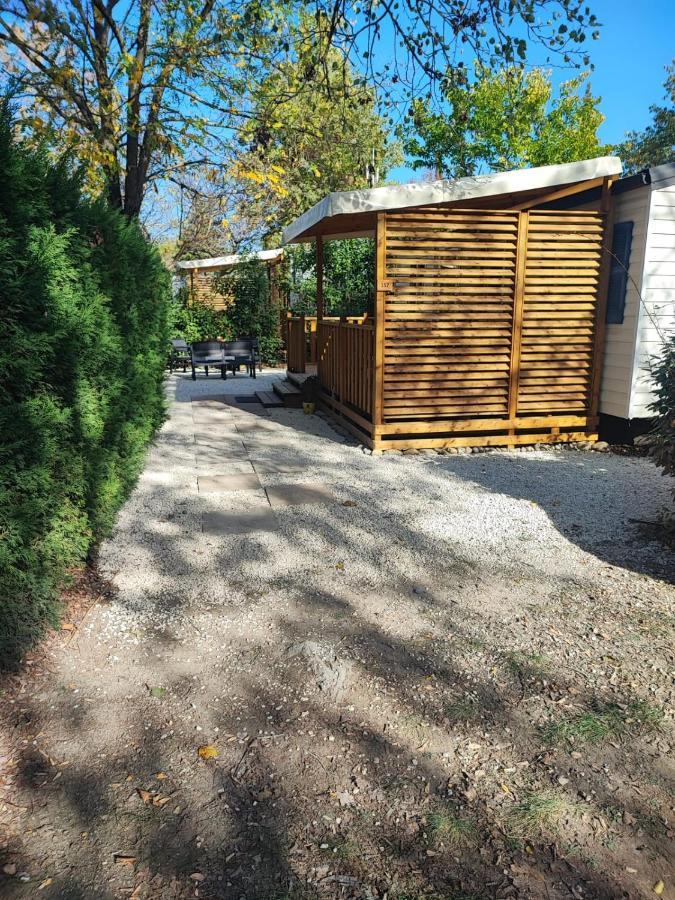 Mobil Home Tout Confort 6 Personnes Climatise Au Pied Du Luberon La Roque-d'Antheron Buitenkant foto