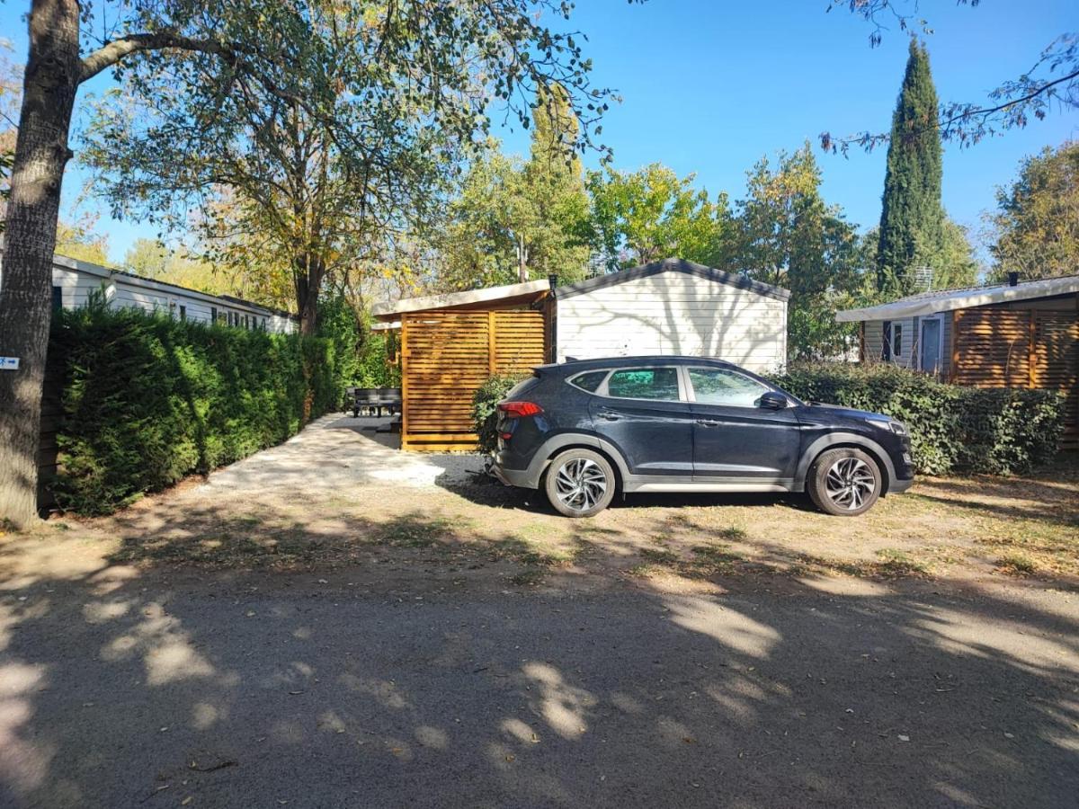Mobil Home Tout Confort 6 Personnes Climatise Au Pied Du Luberon La Roque-d'Antheron Buitenkant foto