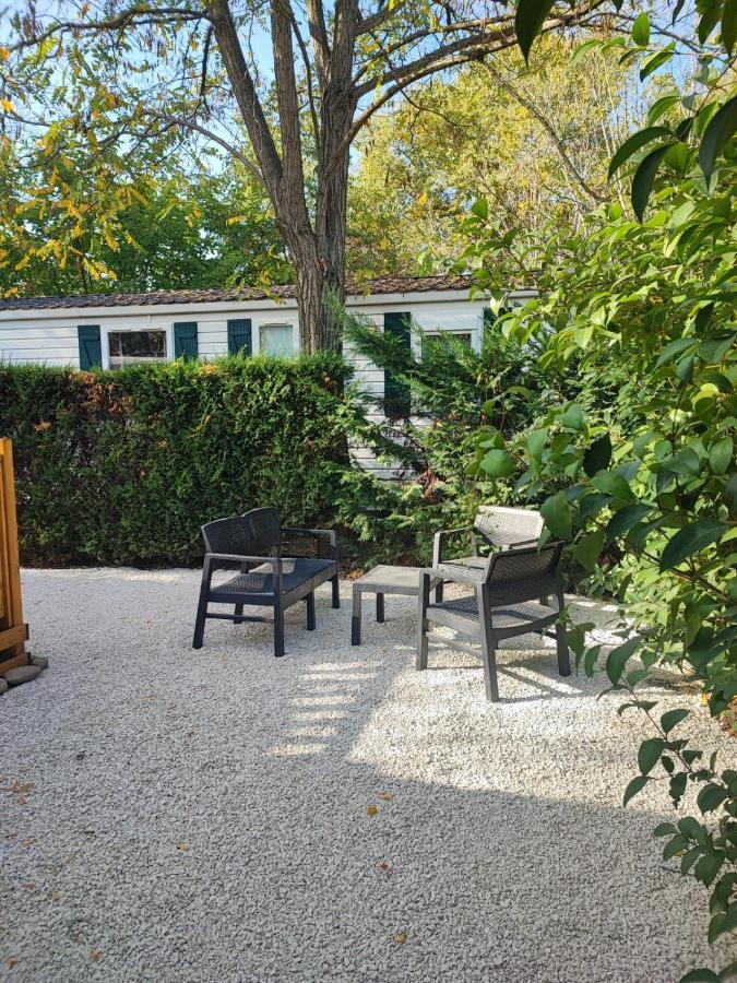 Mobil Home Tout Confort 6 Personnes Climatise Au Pied Du Luberon La Roque-d'Antheron Buitenkant foto