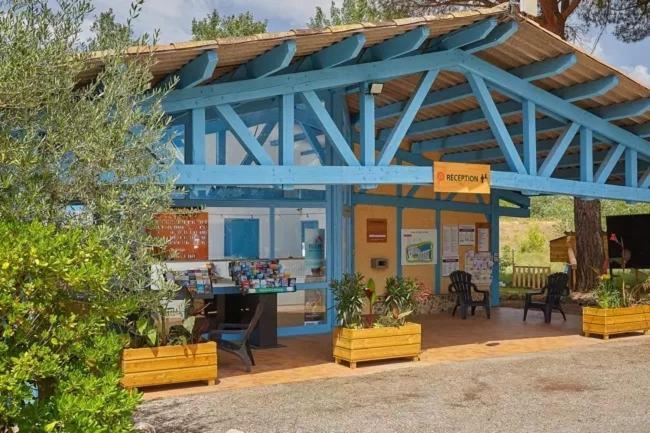 Mobil Home Tout Confort 6 Personnes Climatise Au Pied Du Luberon La Roque-d'Antheron Buitenkant foto