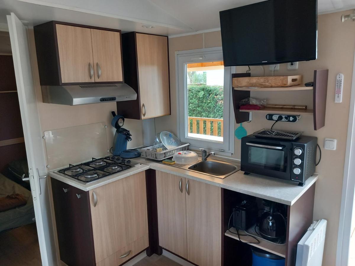 Mobil Home Tout Confort 6 Personnes Climatise Au Pied Du Luberon La Roque-d'Antheron Buitenkant foto
