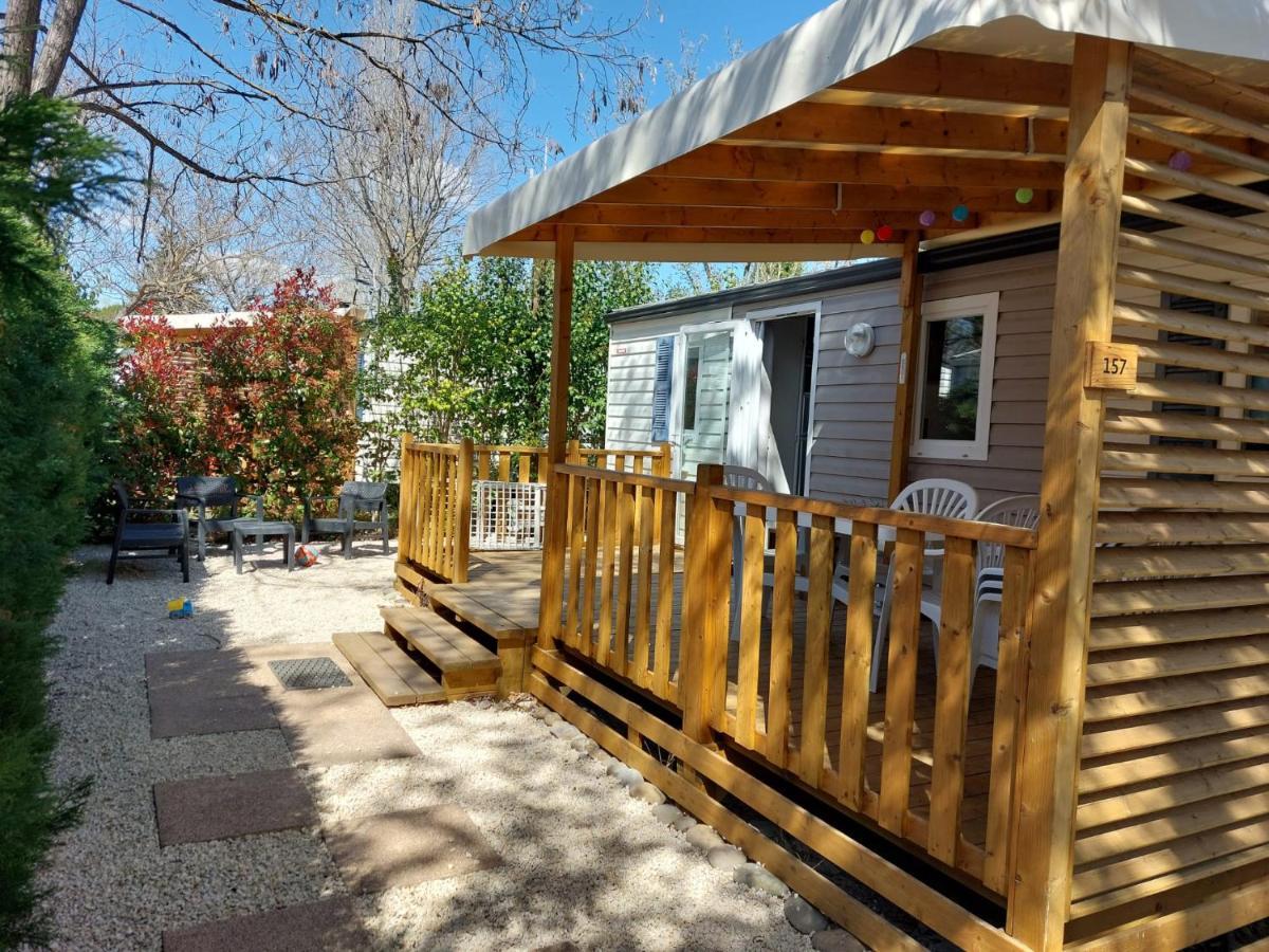 Mobil Home Tout Confort 6 Personnes Climatise Au Pied Du Luberon La Roque-d'Antheron Buitenkant foto