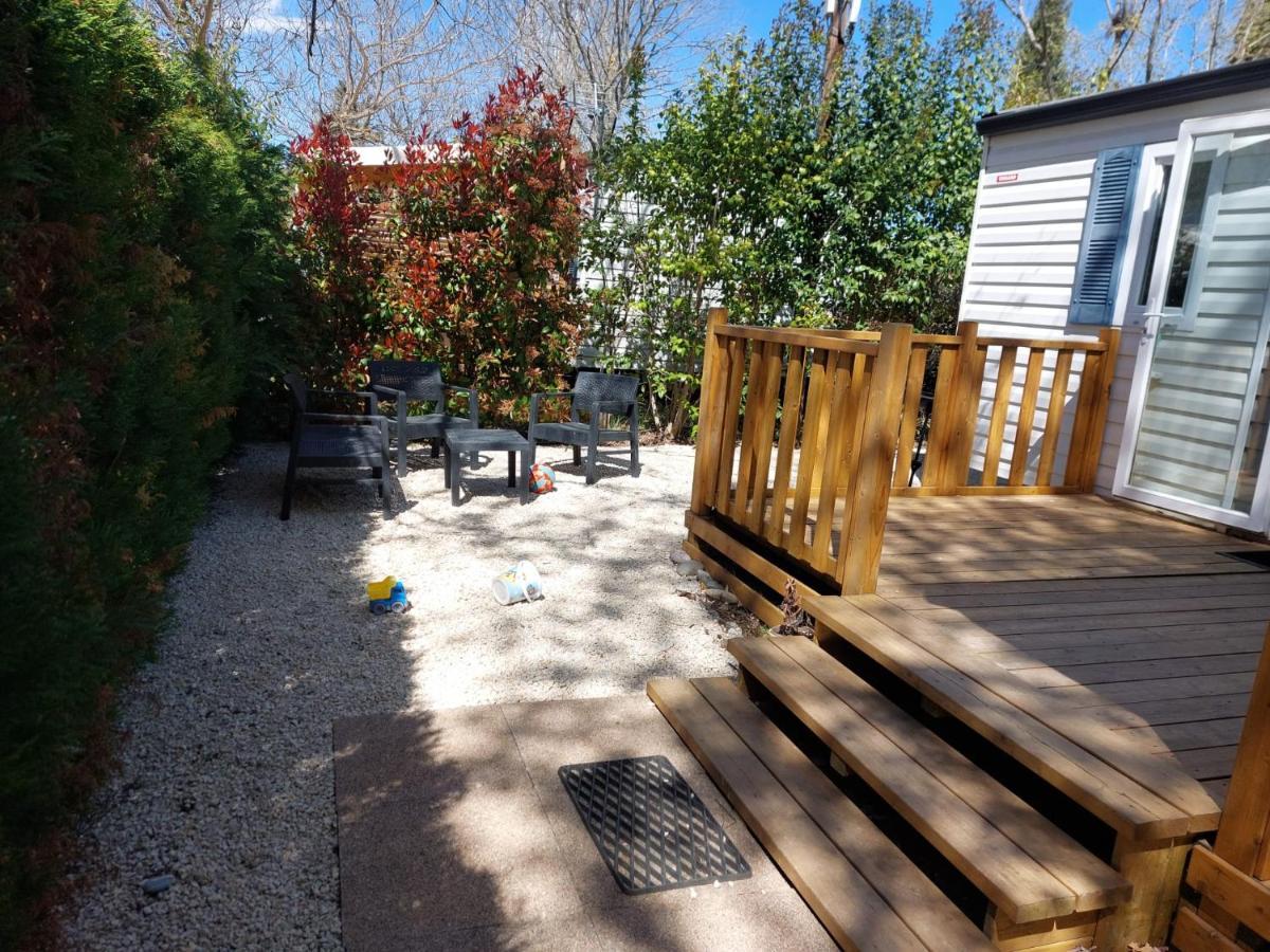 Mobil Home Tout Confort 6 Personnes Climatise Au Pied Du Luberon La Roque-d'Antheron Buitenkant foto